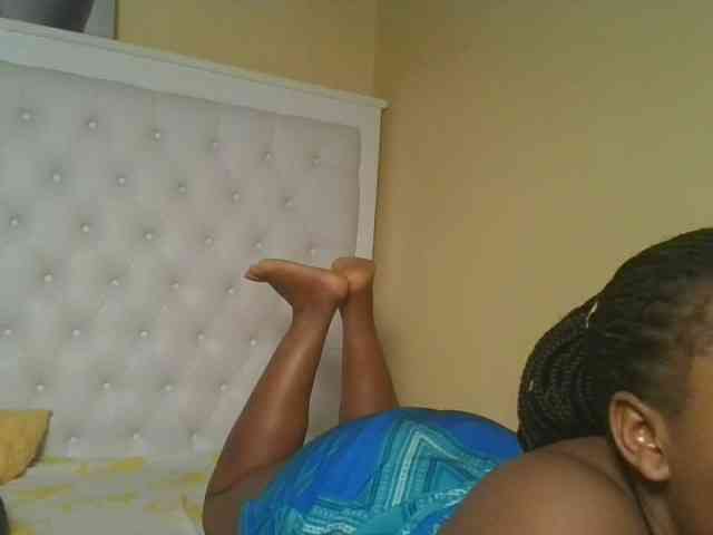Queenlily25 webcam