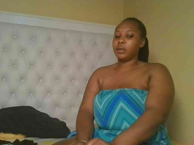 Queenlily25 webcam
