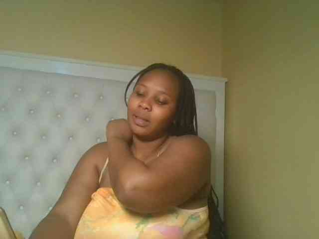 Queenlily25 webcam