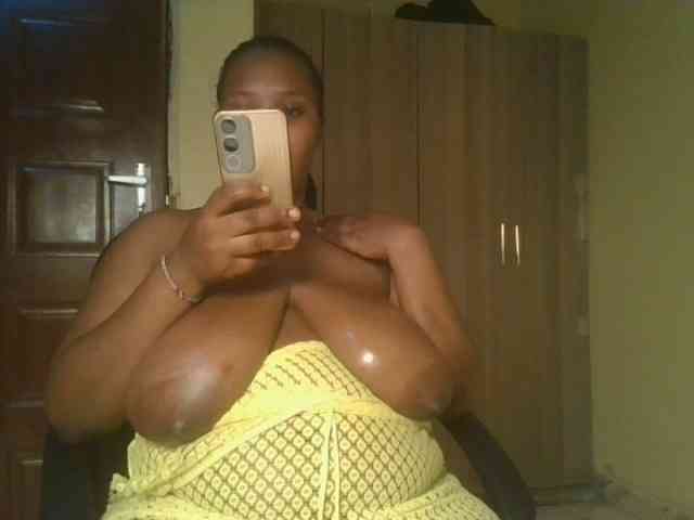 Queenlily25 webcam