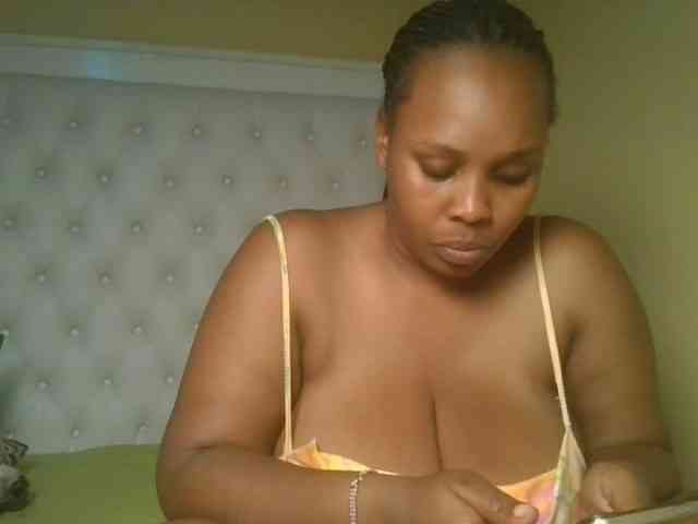 Queenlily25 webcam