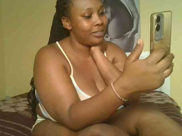 Queenlily25 webcam