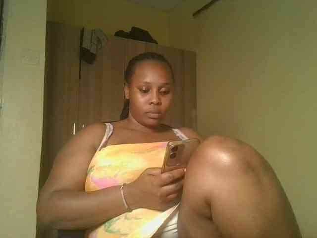 Queenlily25 webcam