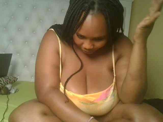 Queenlily25 webcam