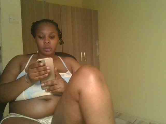 Queenlily25 webcam