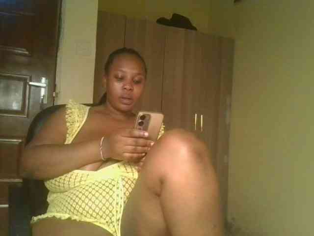 Queenlily25 webcam