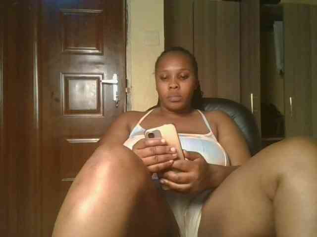 Queenlily25 webcam