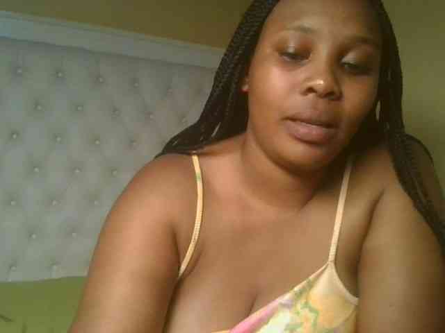 Queenlily25 webcam