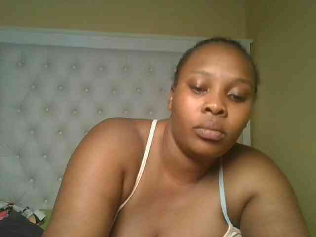 Queenlily25 webcam