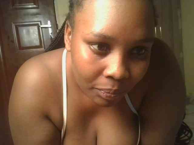 Queenlily25 webcam