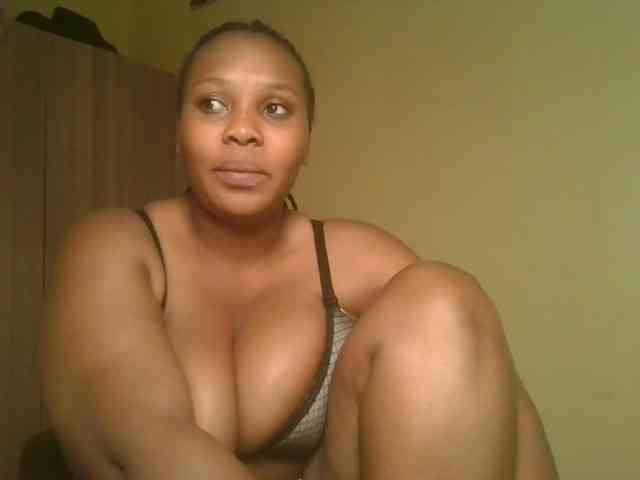 Queenlily25 webcam