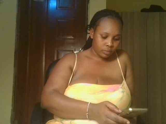 Queenlily25 webcam