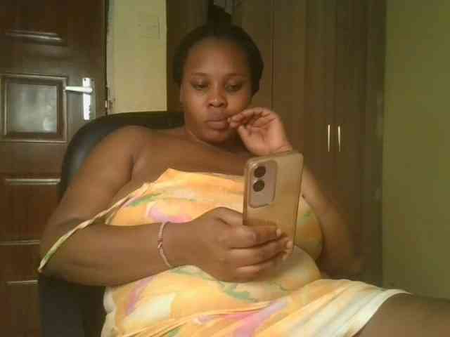 Queenlily25 webcam