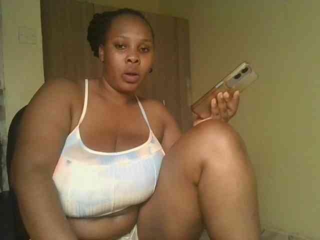 Queenlily25 webcam