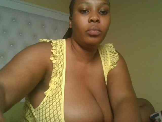Queenlily25 webcam