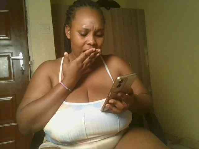 Queenlily25 webcam