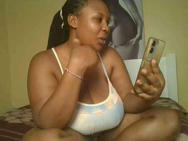Queenlily25 webcam