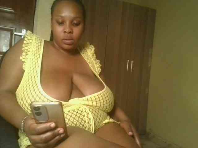 Queenlily25 webcam