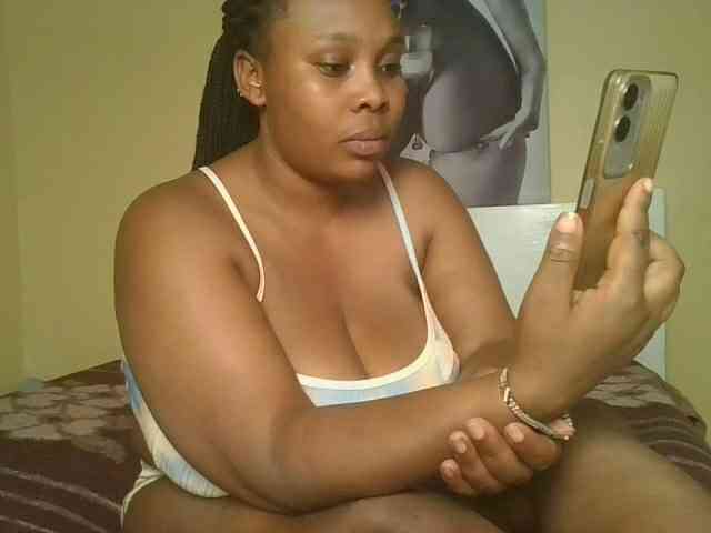 Queenlily25 webcam