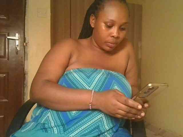 Queenlily25 webcam