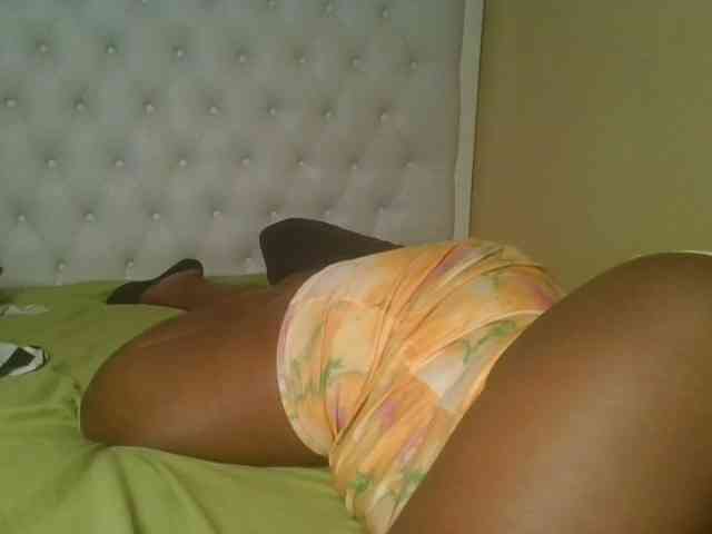 Queenlily25 webcam