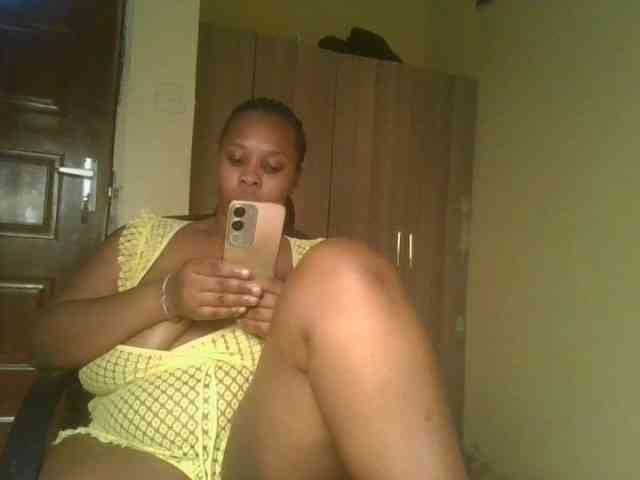 Queenlily25 webcam