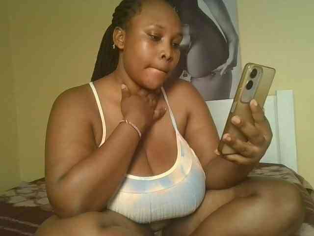 Queenlily25 webcam