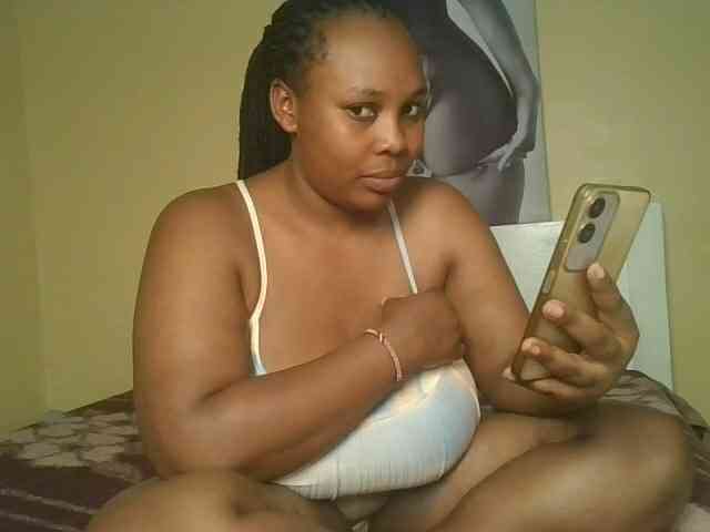 Queenlily25 webcam