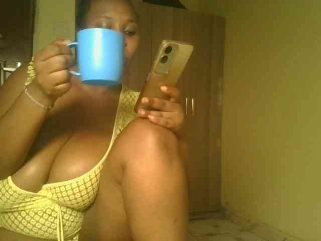 Queenlily25 webcam