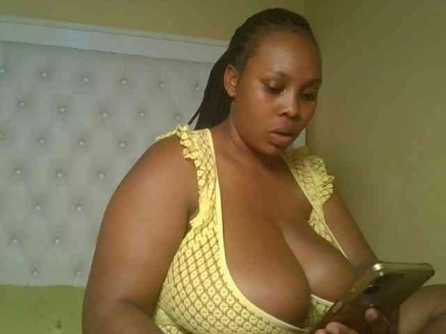 Queenlily25 webcam