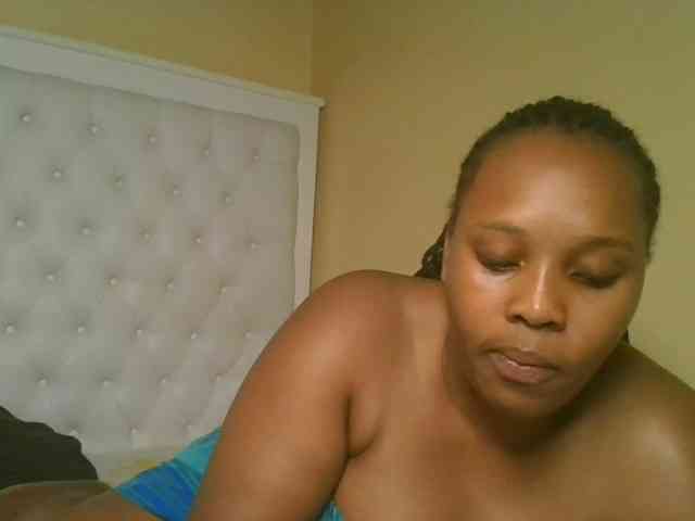 Queenlily25 webcam
