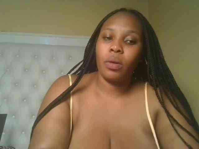 Queenlily25 webcam