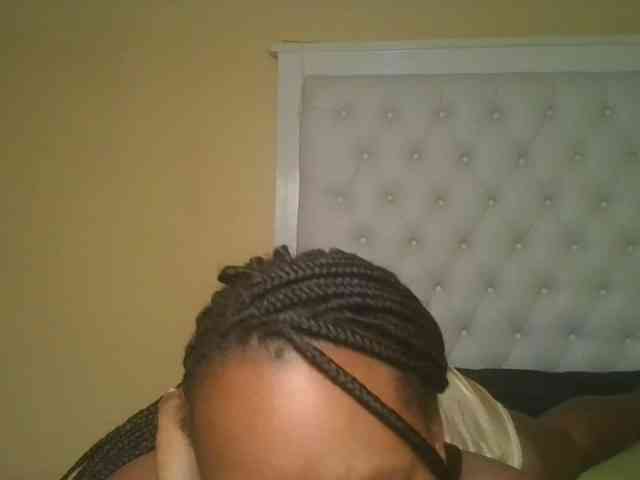 Queenlily25 webcam