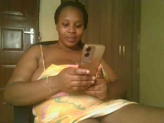 Queenlily25 webcam