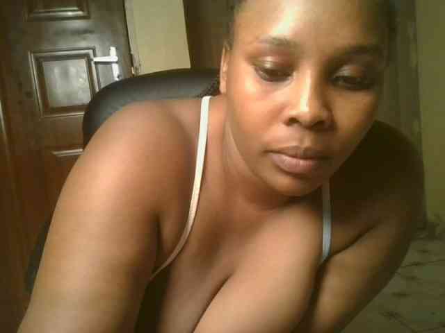 Queenlily25 webcam