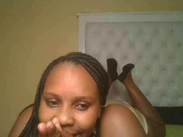 Queenlily25 webcam