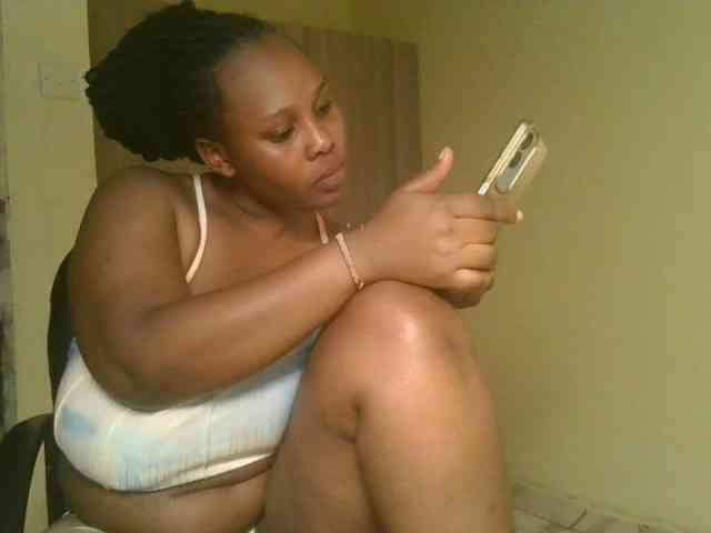 Queenlily25 webcam