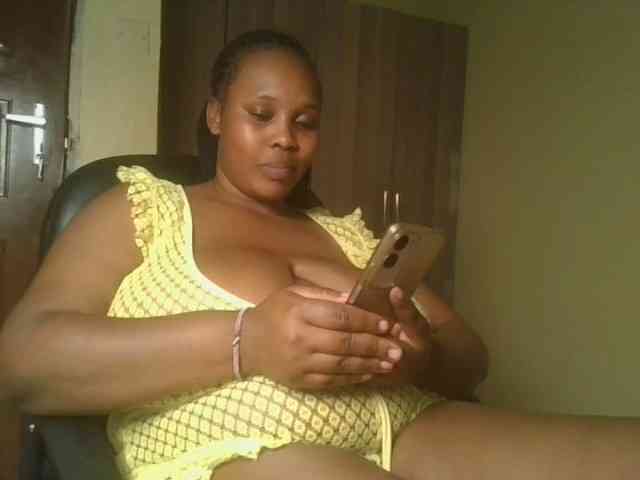 Queenlily25 webcam