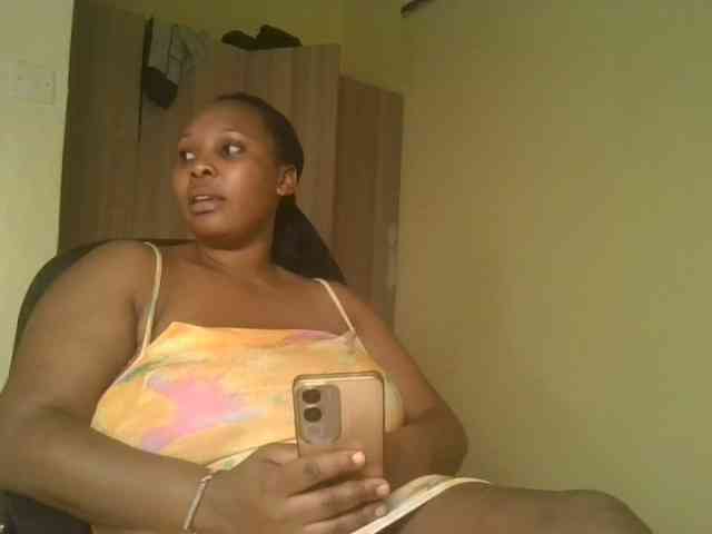 Queenlily25 webcam