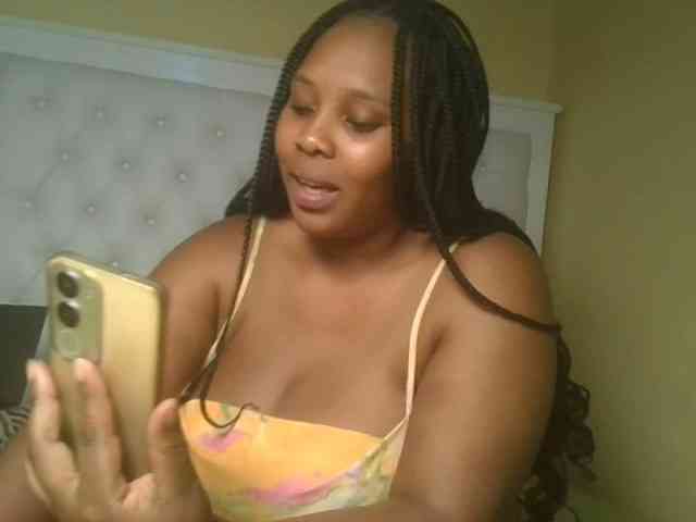 Queenlily25 webcam
