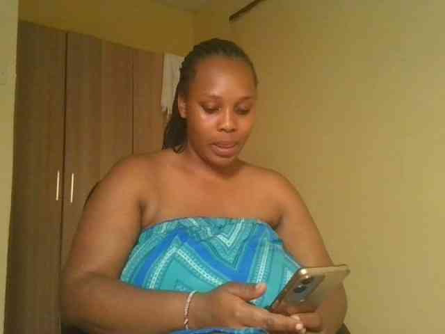 Queenlily25 webcam