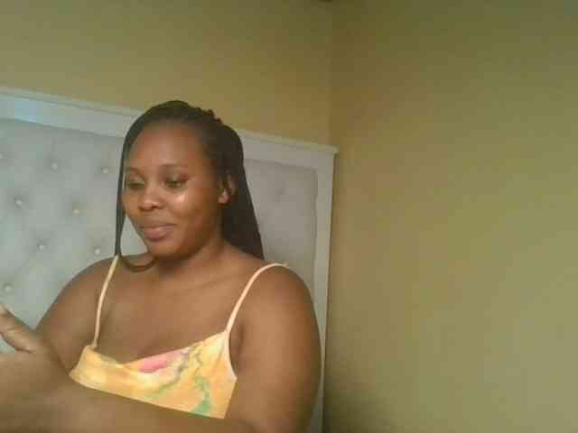 Queenlily25 webcam