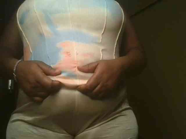 Queenlily25 webcam