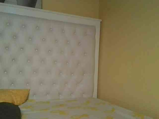 Queenlily25 webcam