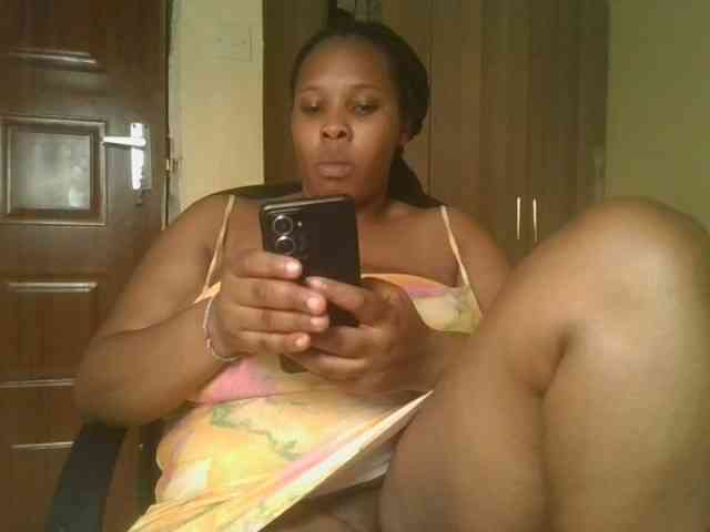 Queenlily25 webcam