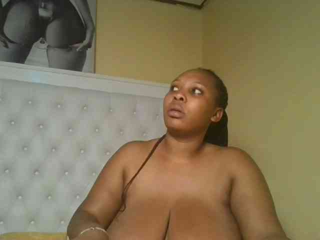 Queenlily25 webcam