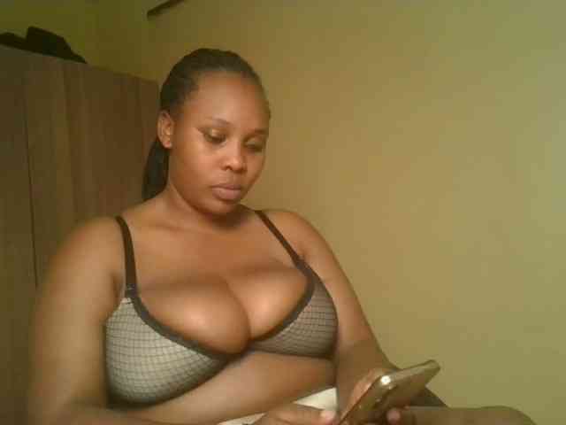 Queenlily25 webcam