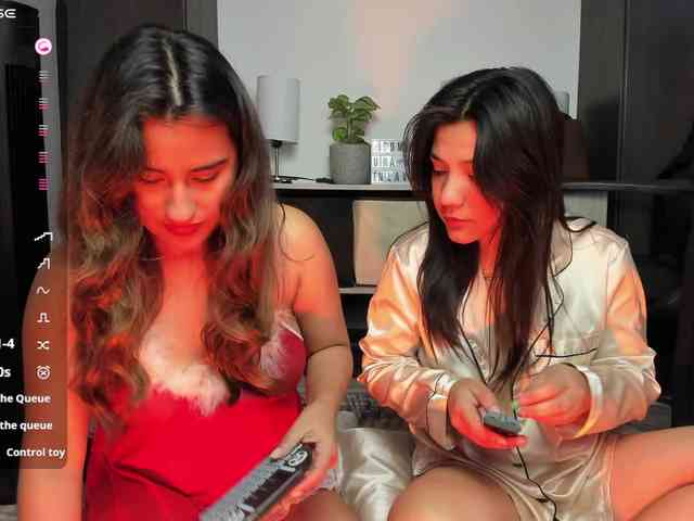 Sara-and-cami webcam