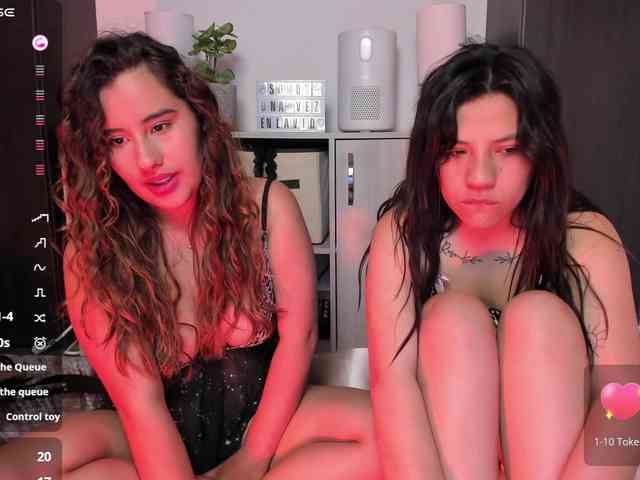 Sara-and-cami webcam