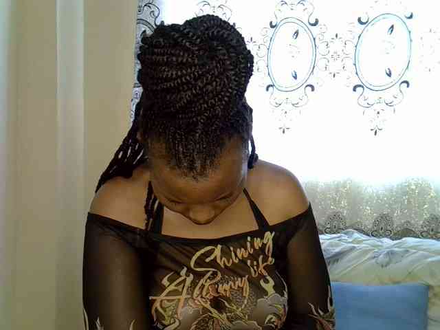Sexxyqueenss webcam